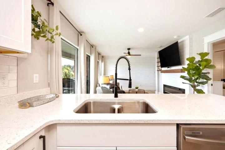 So Fire So Good 3 Comm Pools Lakeview Fireplace Дестин Экстерьер фото